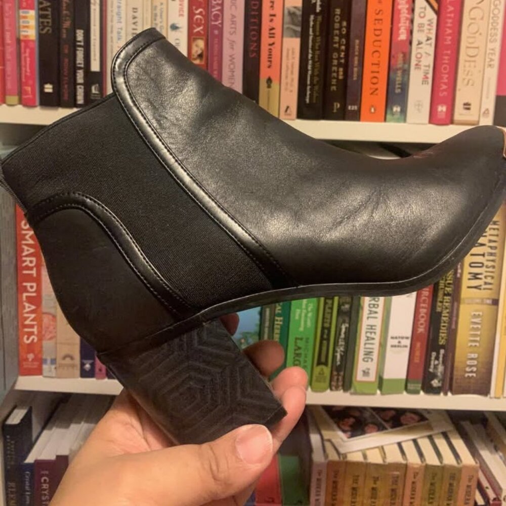 Ted Baker Black Leather ankle boots, gold accent - size 41